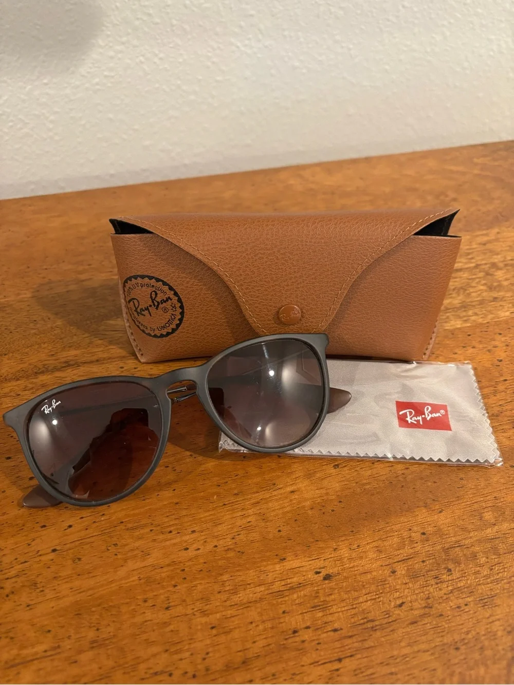 Ray-Ban Erika RB4171 865/13 Sunglasses Havana Tortoise/Brown Gradient w/ case